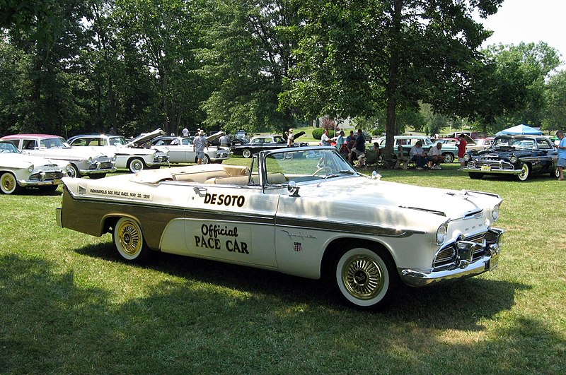 800px-1956_DeSoto_Fireflite_Convertible_Pace_Car_Top_Down.jpg