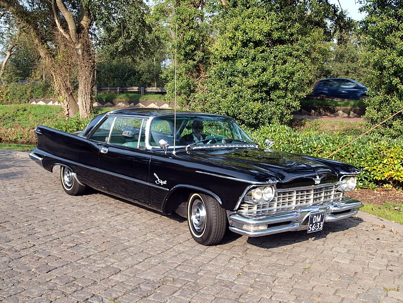 796px-1957_Imperial_South_Hampton_photo-1.JPG